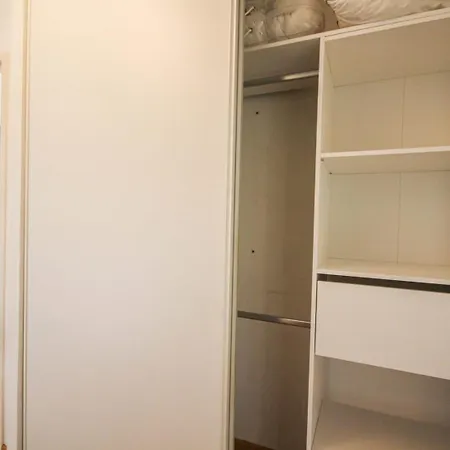 With Balcony, Parking And Elevator Apartmán