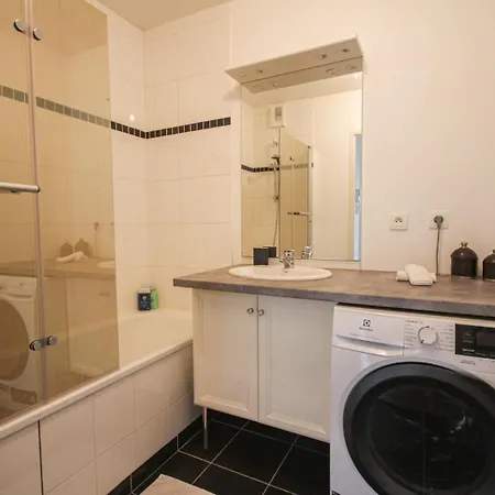 Apartmán With Balcony, Parking And Elevator *