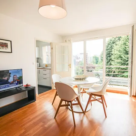 With Balcony, Parking And Elevator Apartmán Lille