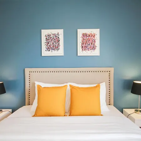 With Balcony, Parking And Elevator アパート *