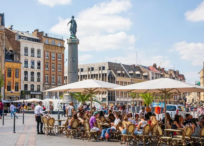 With Balcony, Parking And Elevator Apartment *